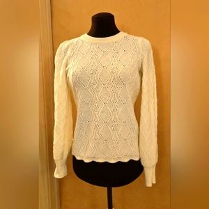 ❄️Tahari Ivory Sweater Size XS